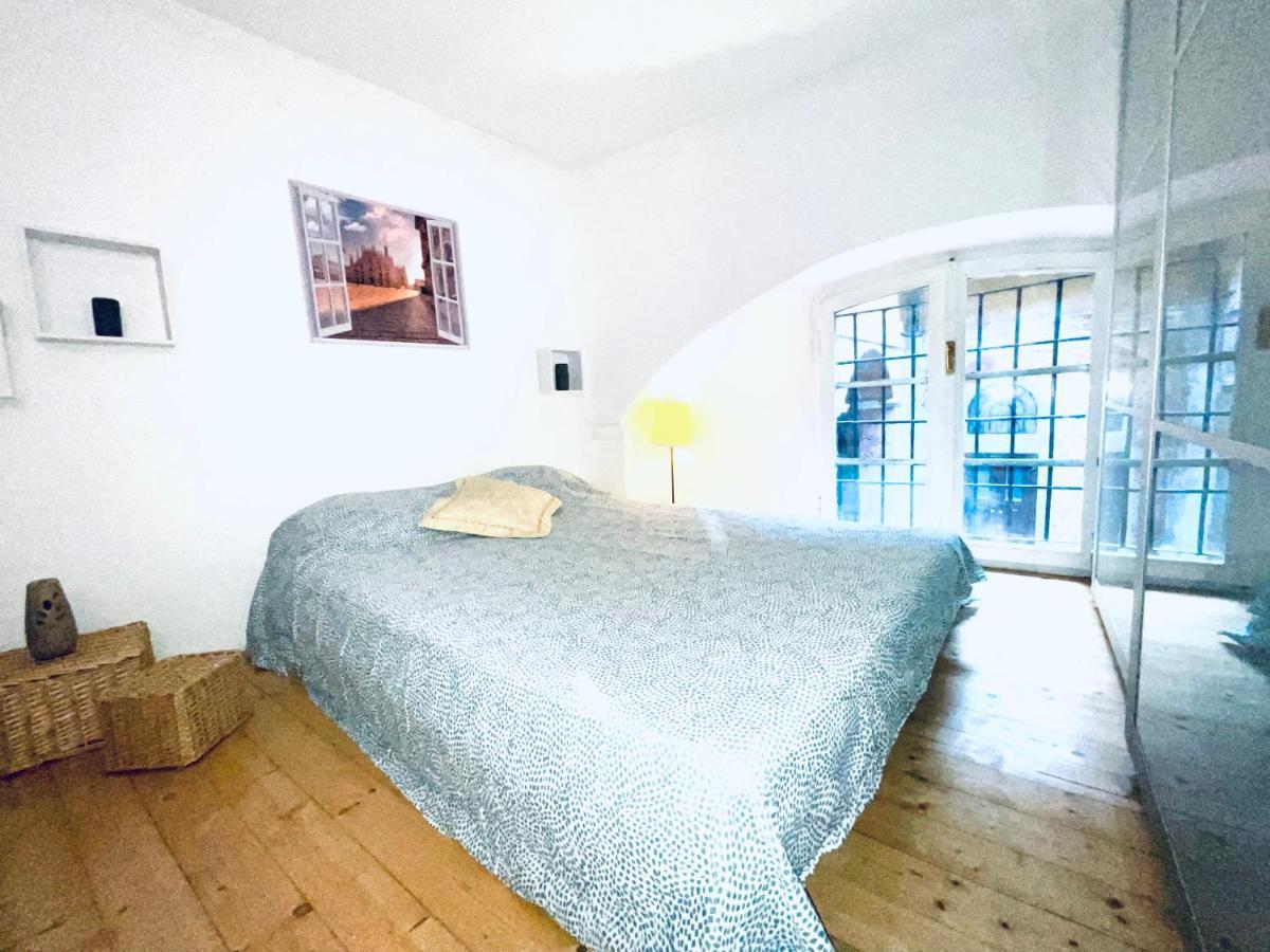 Apartment In 3 Minutes From Duomo Ingresso Via Dei Piatti Mediolan Zewnętrze zdjęcie